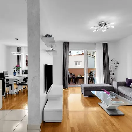 Linea Makarska