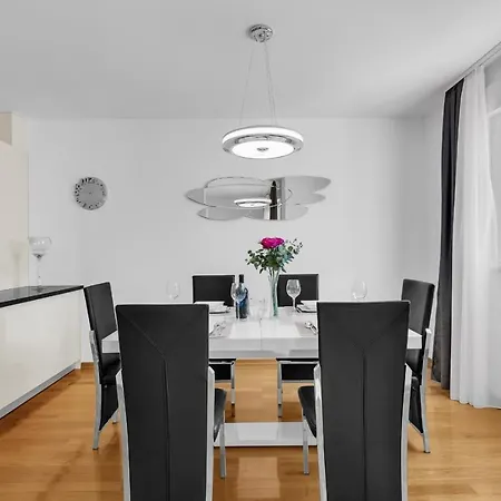 Linea * Макарська